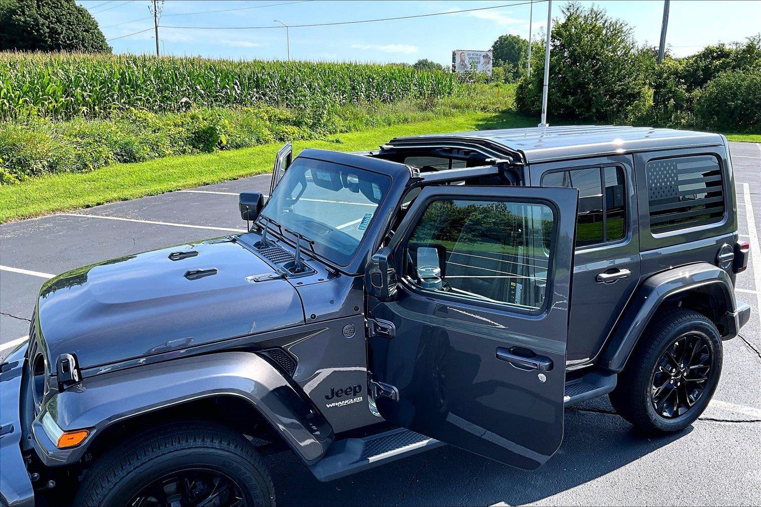 Used 2021 Jeep Wrangler Unlimited Sahara AWD/4WD image 17