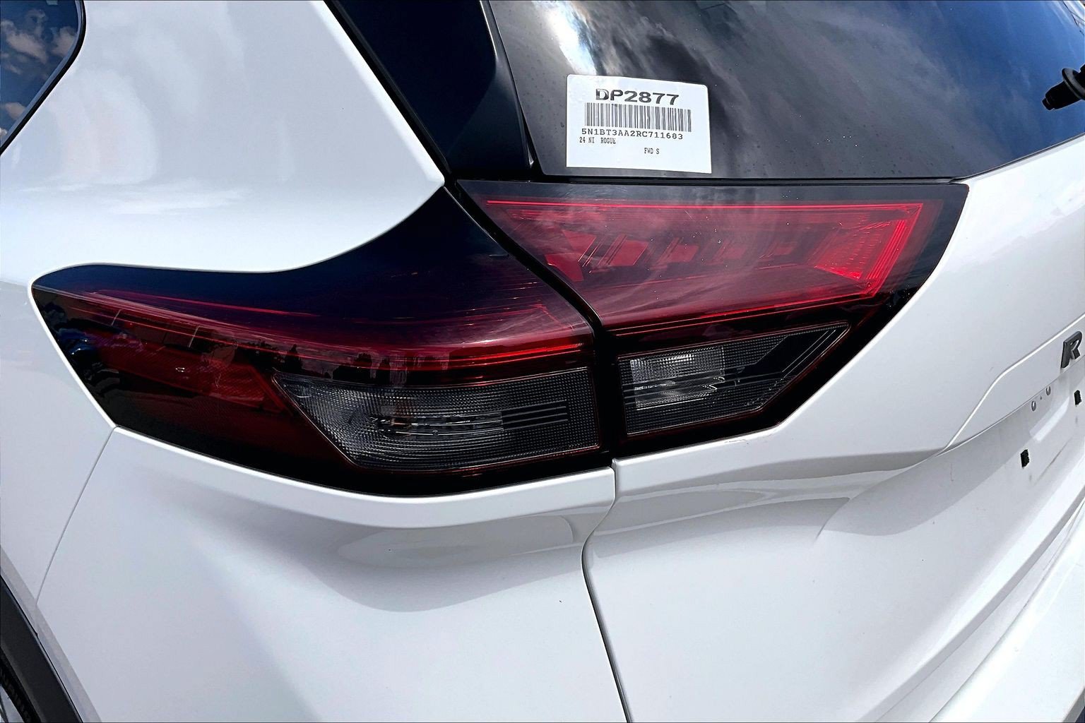 Used 2024 Nissan Rogue S FWD image 23