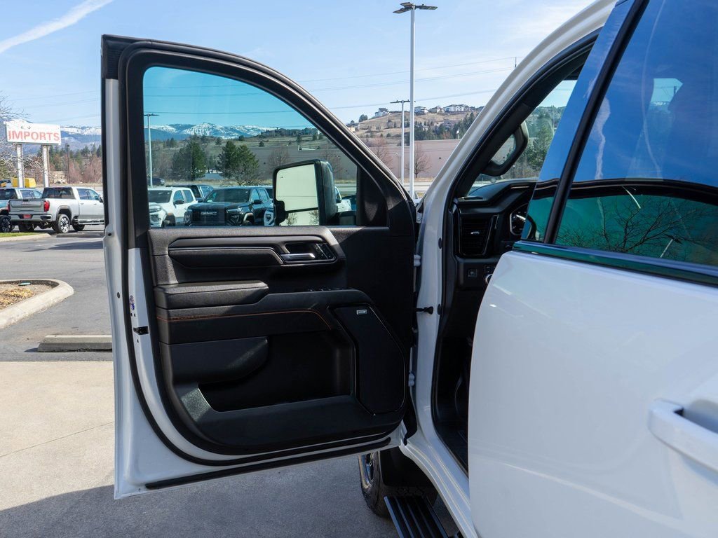 Used 2024 GMC Sierra 2500 AT4 w/ AT4 Premium Plus Package image 18