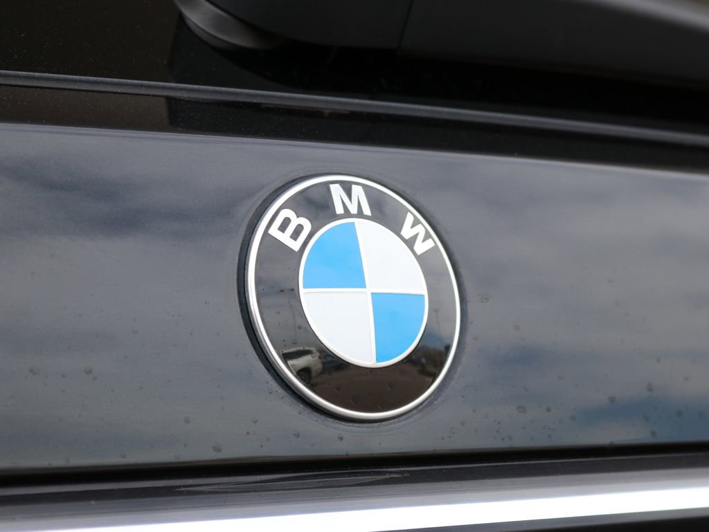 Used 2023 BMW X7 xDrive40i w/ M Sport Package AWD/4WD image 33