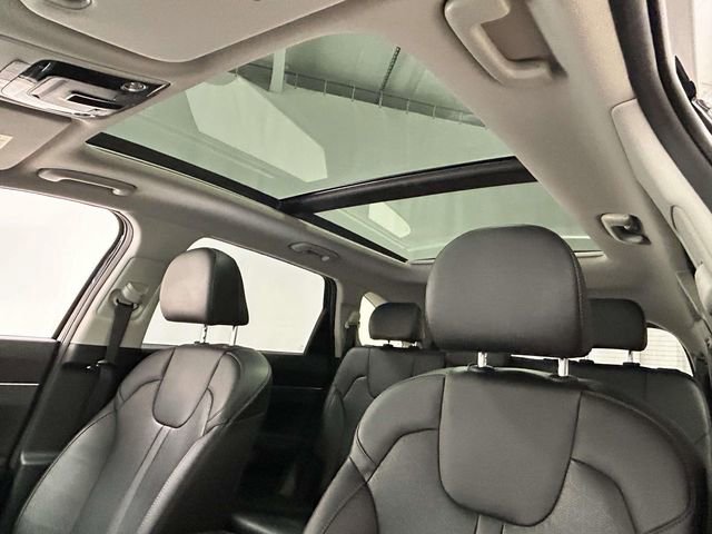 Used 2023 Kia Sorento S w/ Panoramic Sunroof Package FWD image 14
