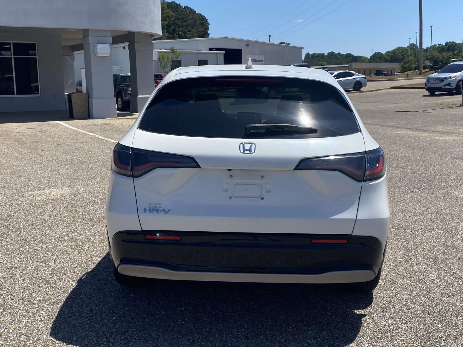 Used 2023 Honda HR-V EX-L image 6