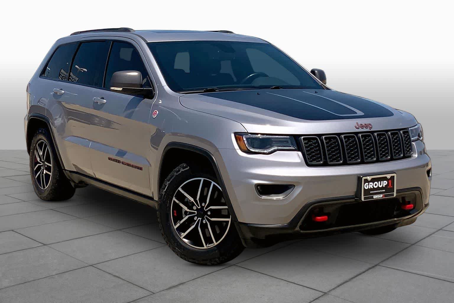 Used 2020 Jeep Grand Cherokee Trailhawk w/ Trailhawk Luxury Group AWD/4WD image 3