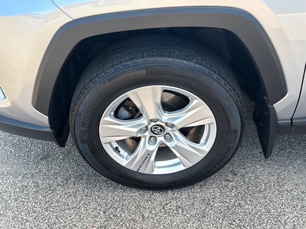 Used 2020 Toyota RAV4 XLE w/ Convenience Package AWD/4WD image 38
