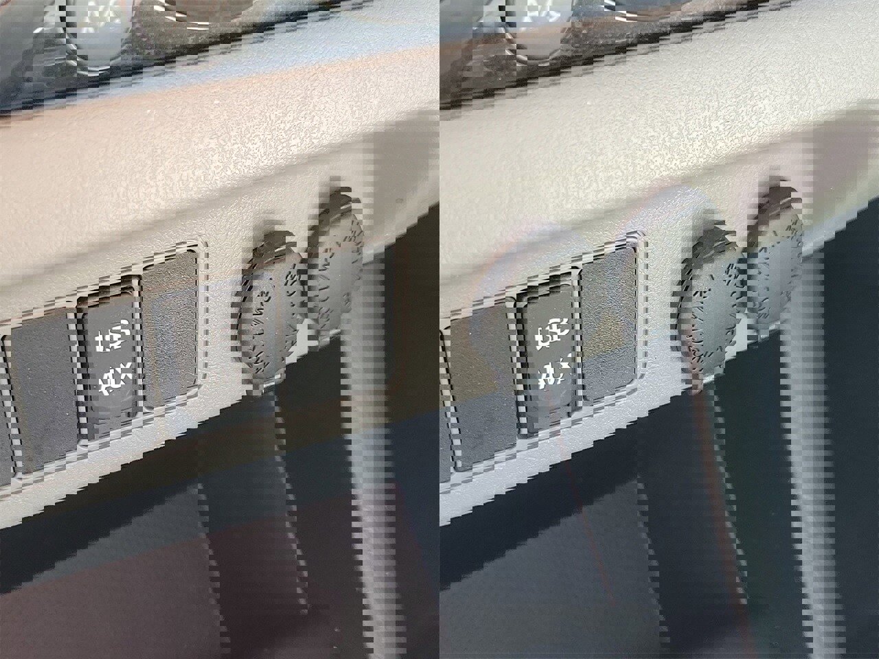 Used 2013 Toyota Tacoma PreRunner w/ SR5 Pkg image 28