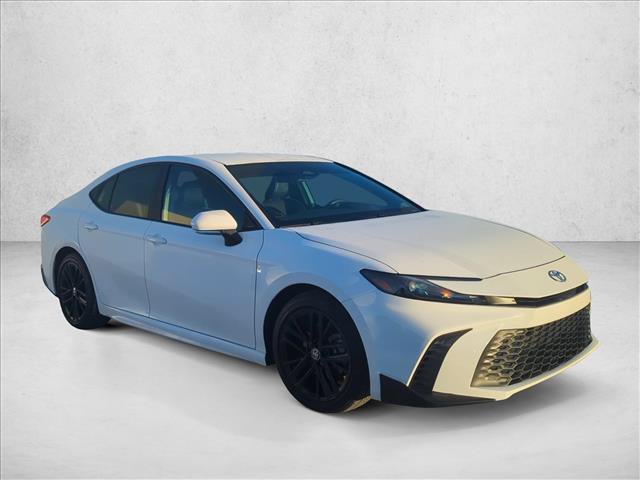 Used 2025 Toyota Camry SE FWD image 3