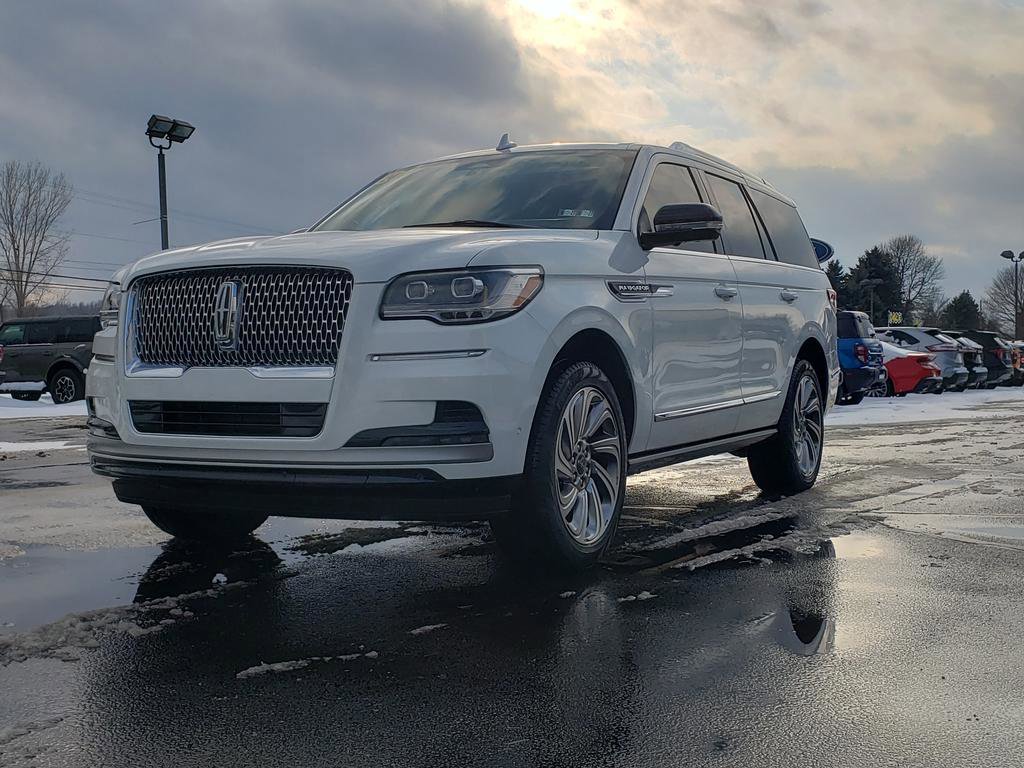 Used 2024 Lincoln Navigator Reserve image 8