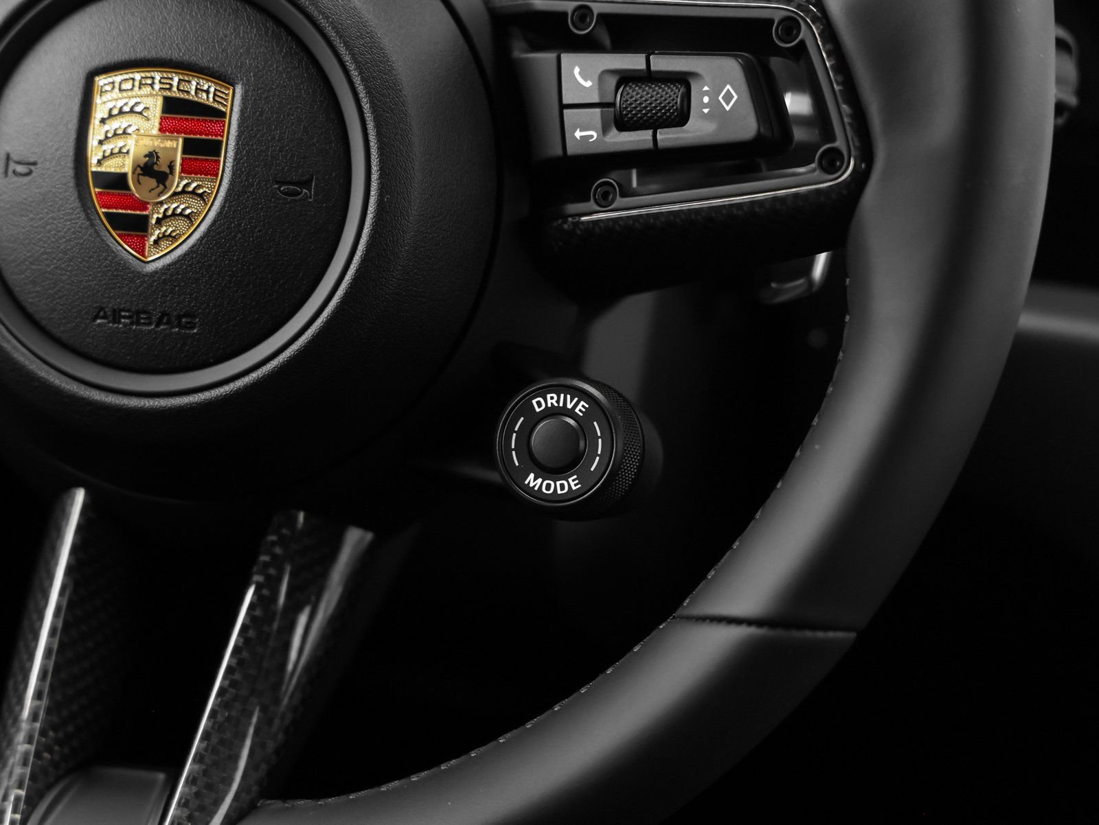 New 2026 Porsche Macan Turbo image 37