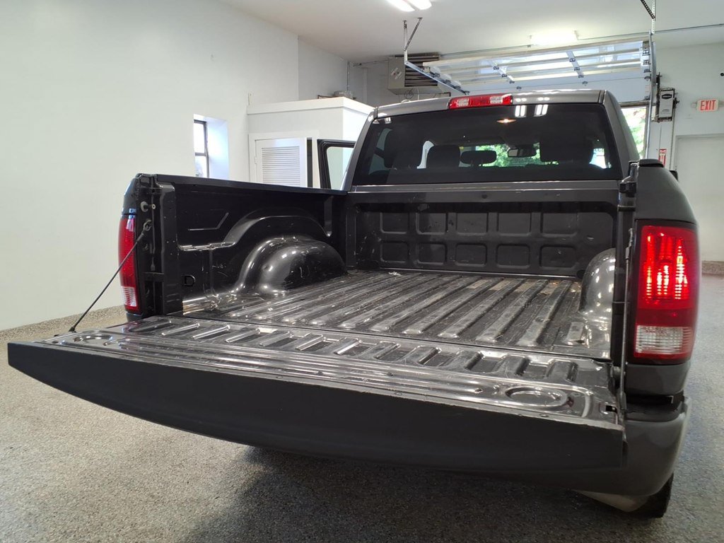Used 2018 RAM 1500 Express AWD/4WD image 21