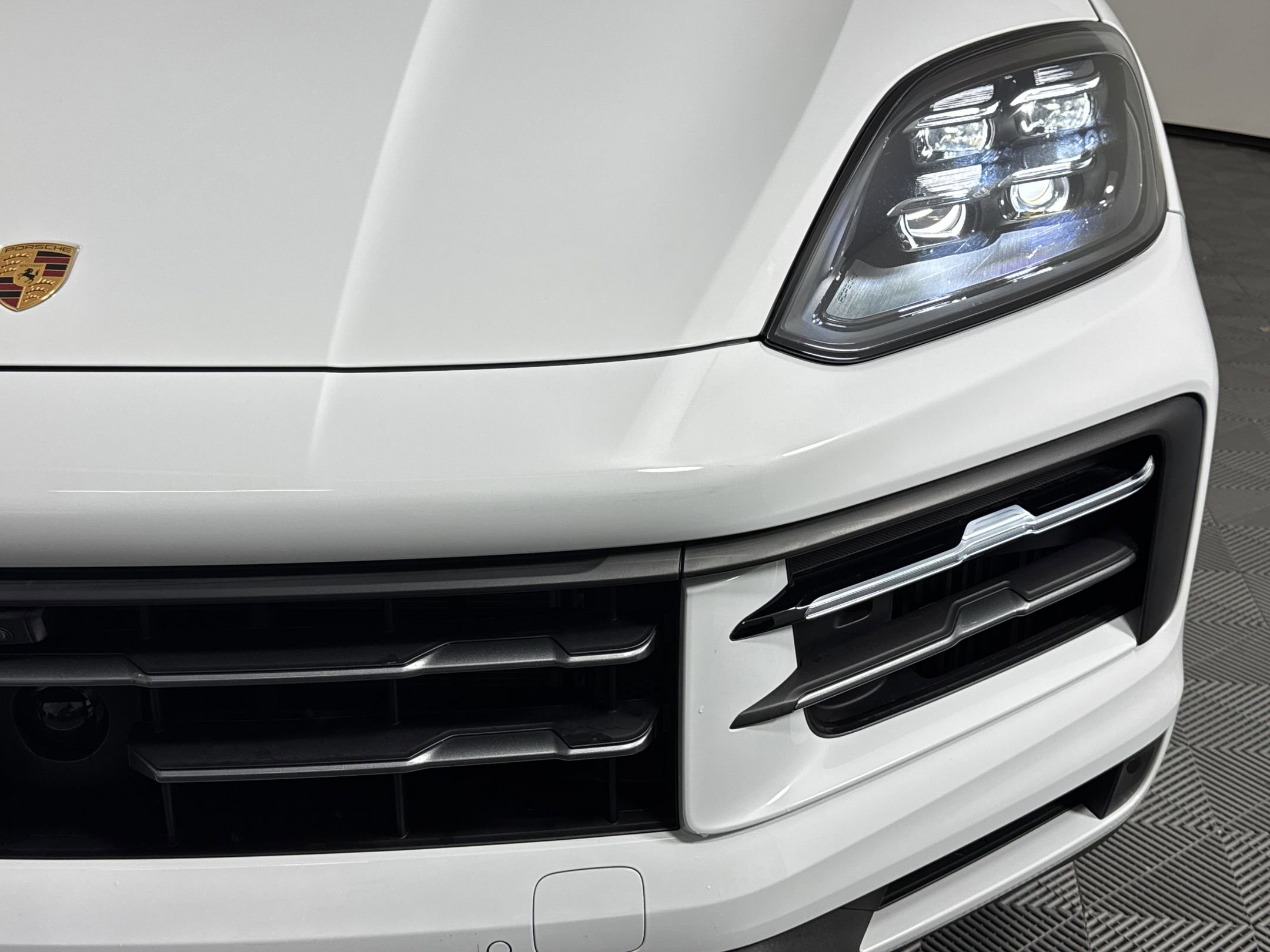 Certified 2025 Porsche Cayenne E-Hybrid image 11