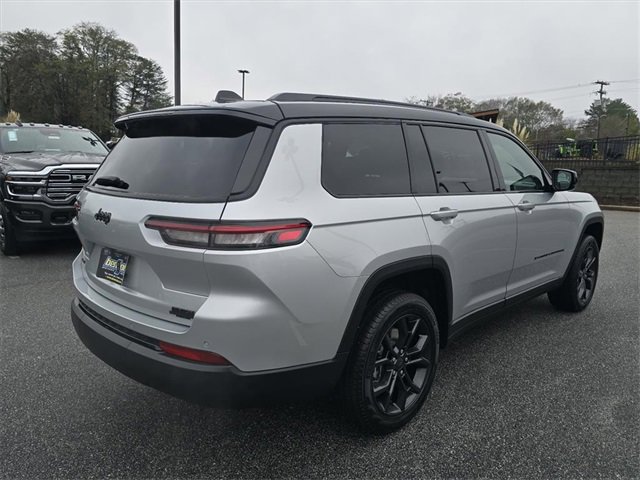 New 2025 Jeep Grand Cherokee L Limited image 3