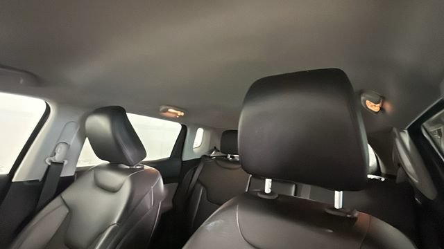Used 2022 Jeep Compass Latitude FWD image 12