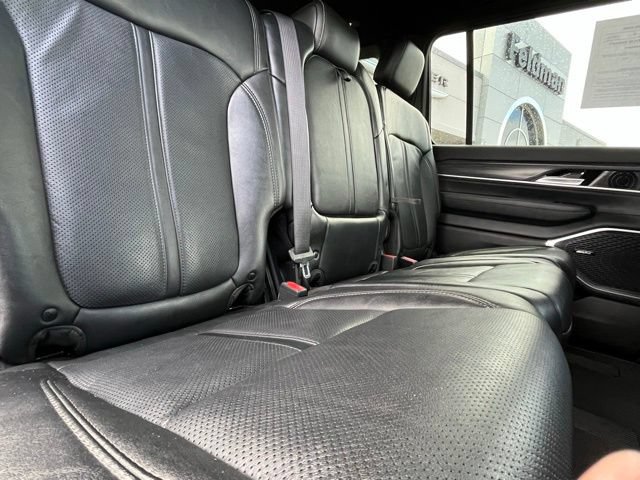 Used 2023 Jeep Wagoneer L Series III w/ Preferred Equipment Group AWD/4WD image 33