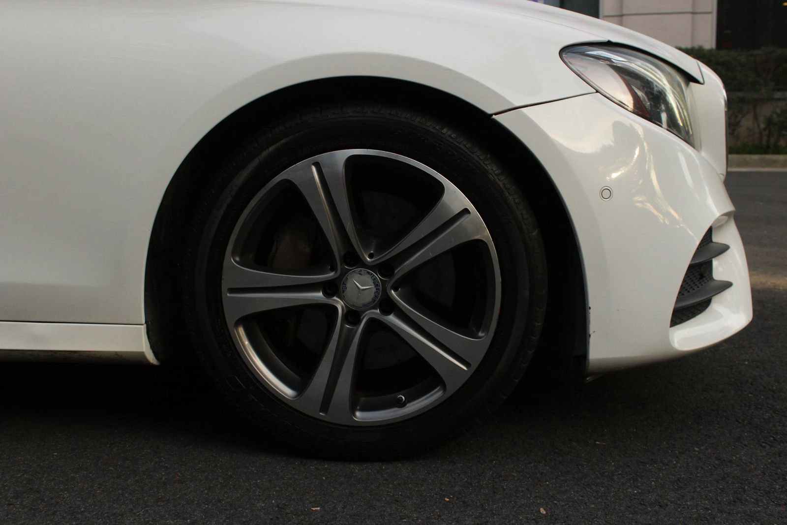 Used 2017 Mercedes-Benz E 300 image 4