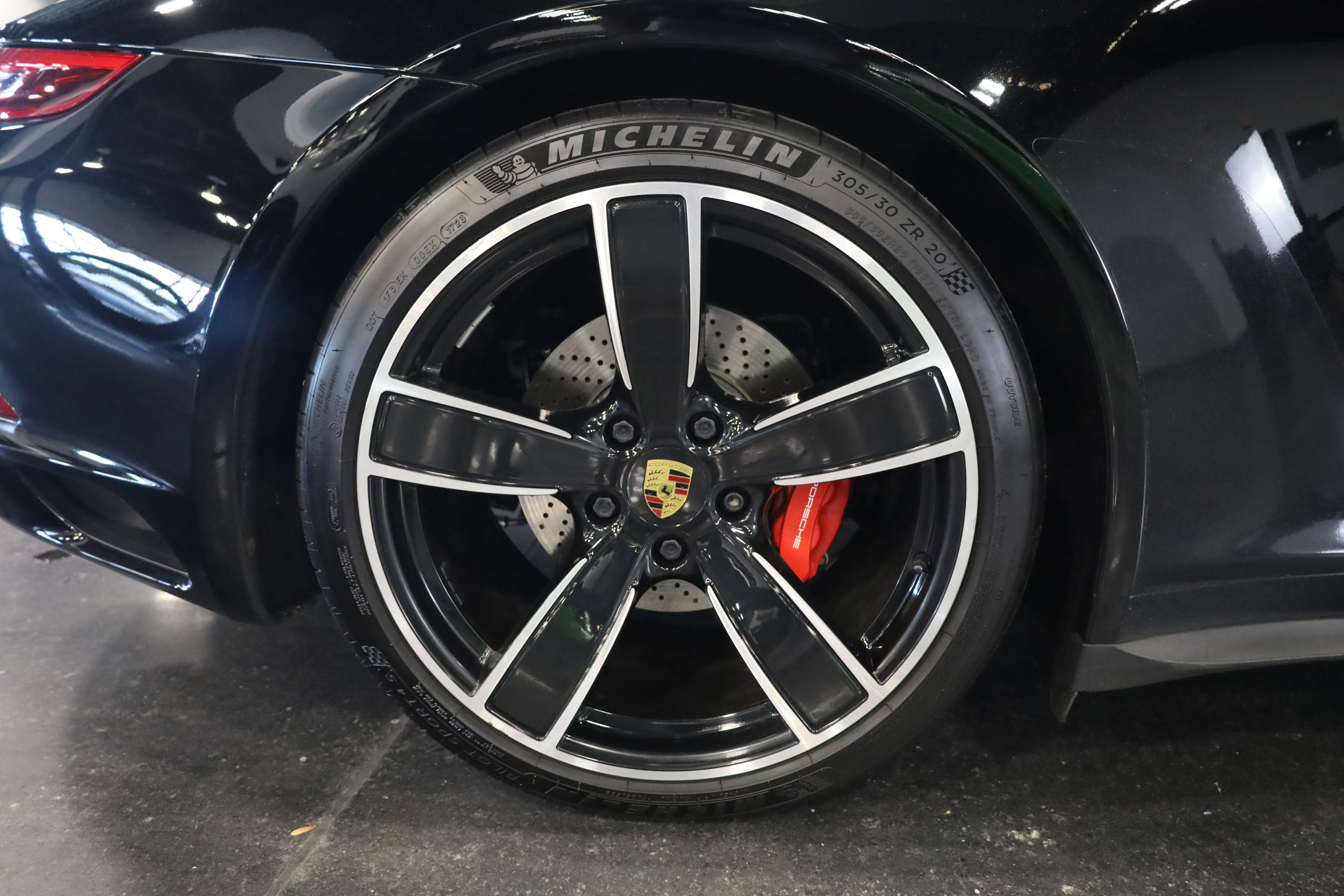 Used 2017 Porsche 911 Carrera 4S image 10