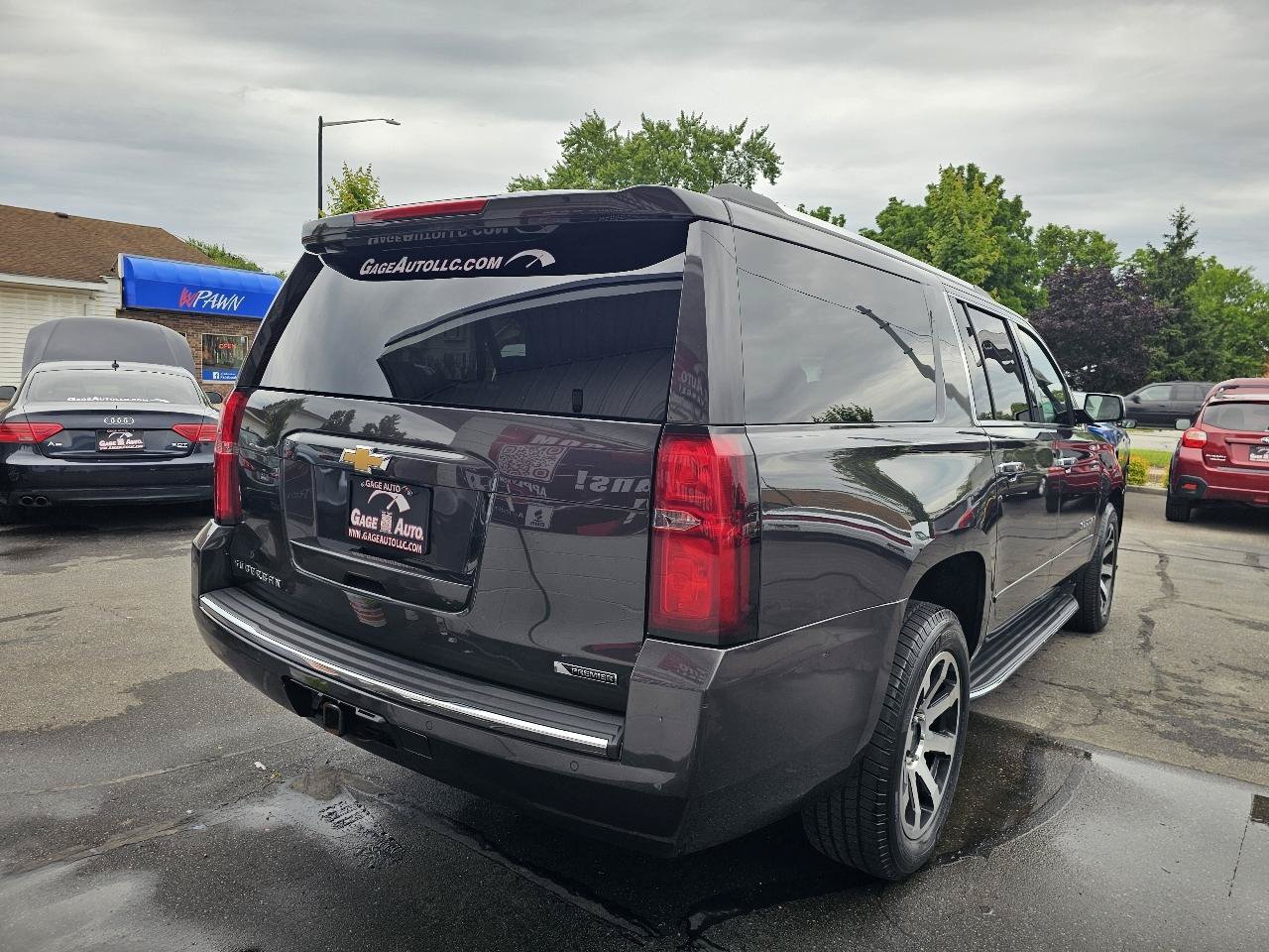 Used 2017 Chevrolet Suburban Premier AWD/4WD image 11