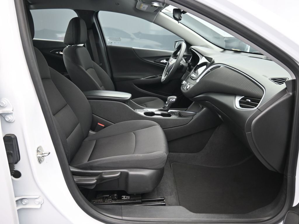 Used 2023 Chevrolet Malibu LT image 37