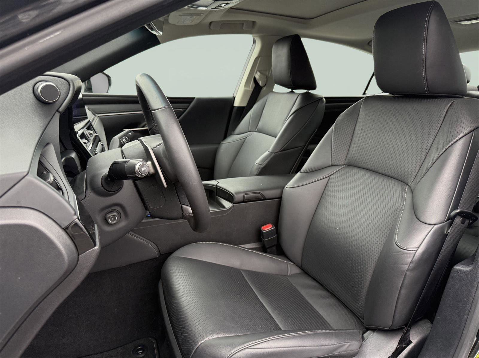 Used 2023 Lexus ES 350 w/ Premium Package image 12