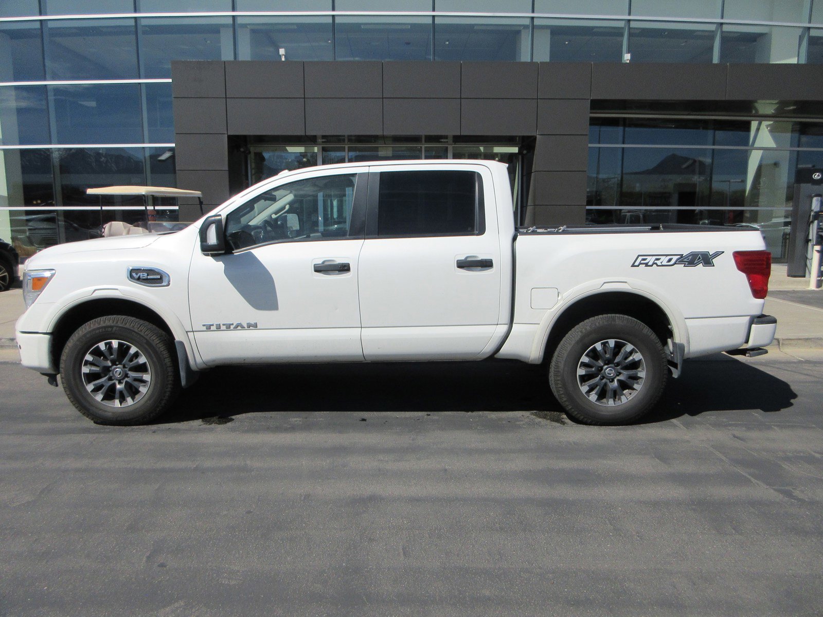 Used 2017 Nissan Titan PRO-4X image 4