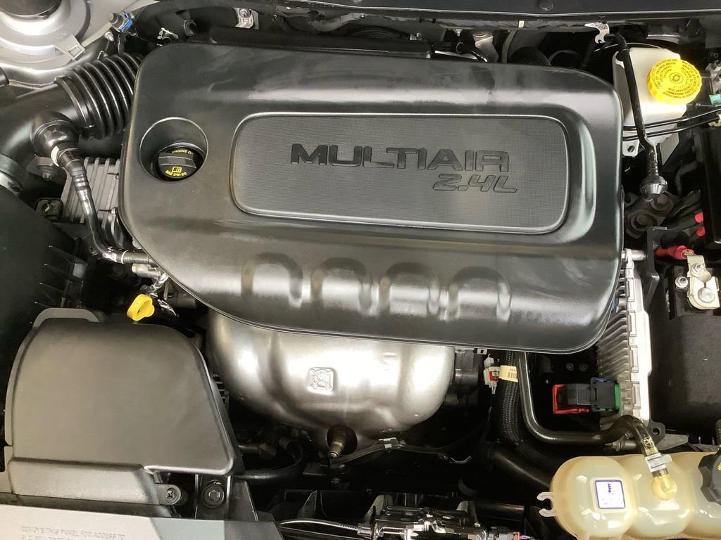 Used 2020 Jeep Cherokee Latitude Plus w/ Comfort/Convenience Group image 21