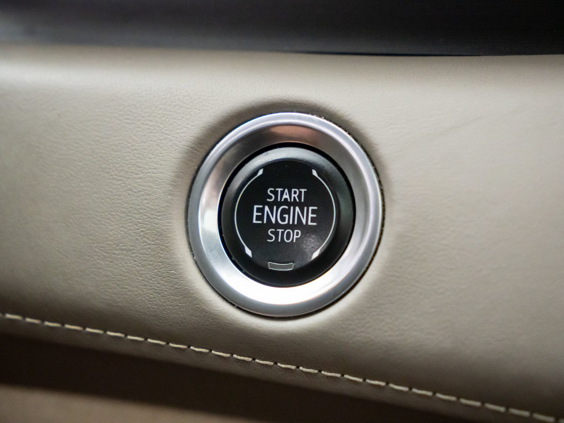 Used 2024 Cadillac Escalade Sport Platinum w/ LPO, ONYX Package AWD/4WD image 20