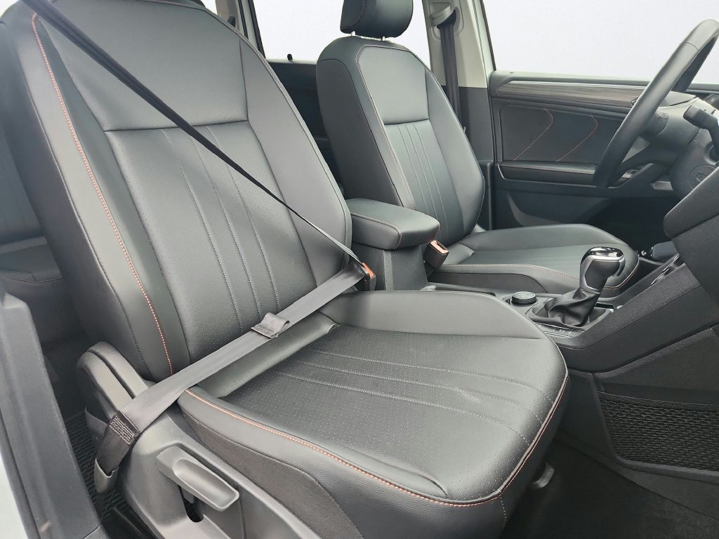 Certified 2024 Volkswagen Tiguan Wolfsburg Edition AWD/4WD image 25