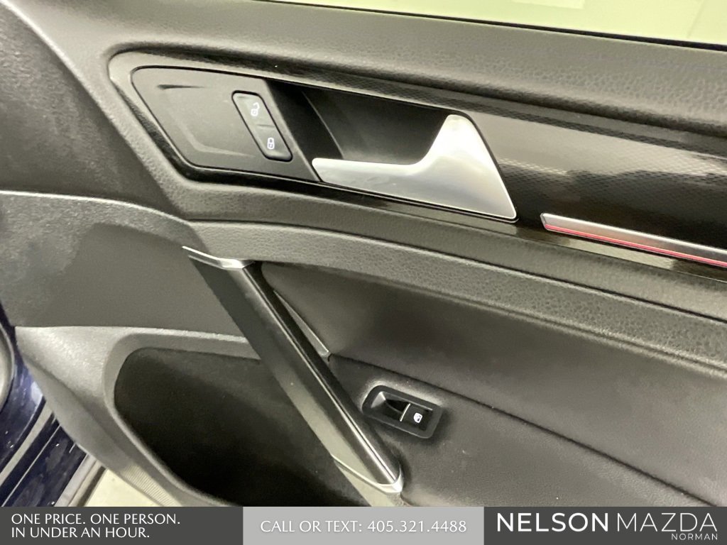 Used 2017 Volkswagen GTI SE image 21