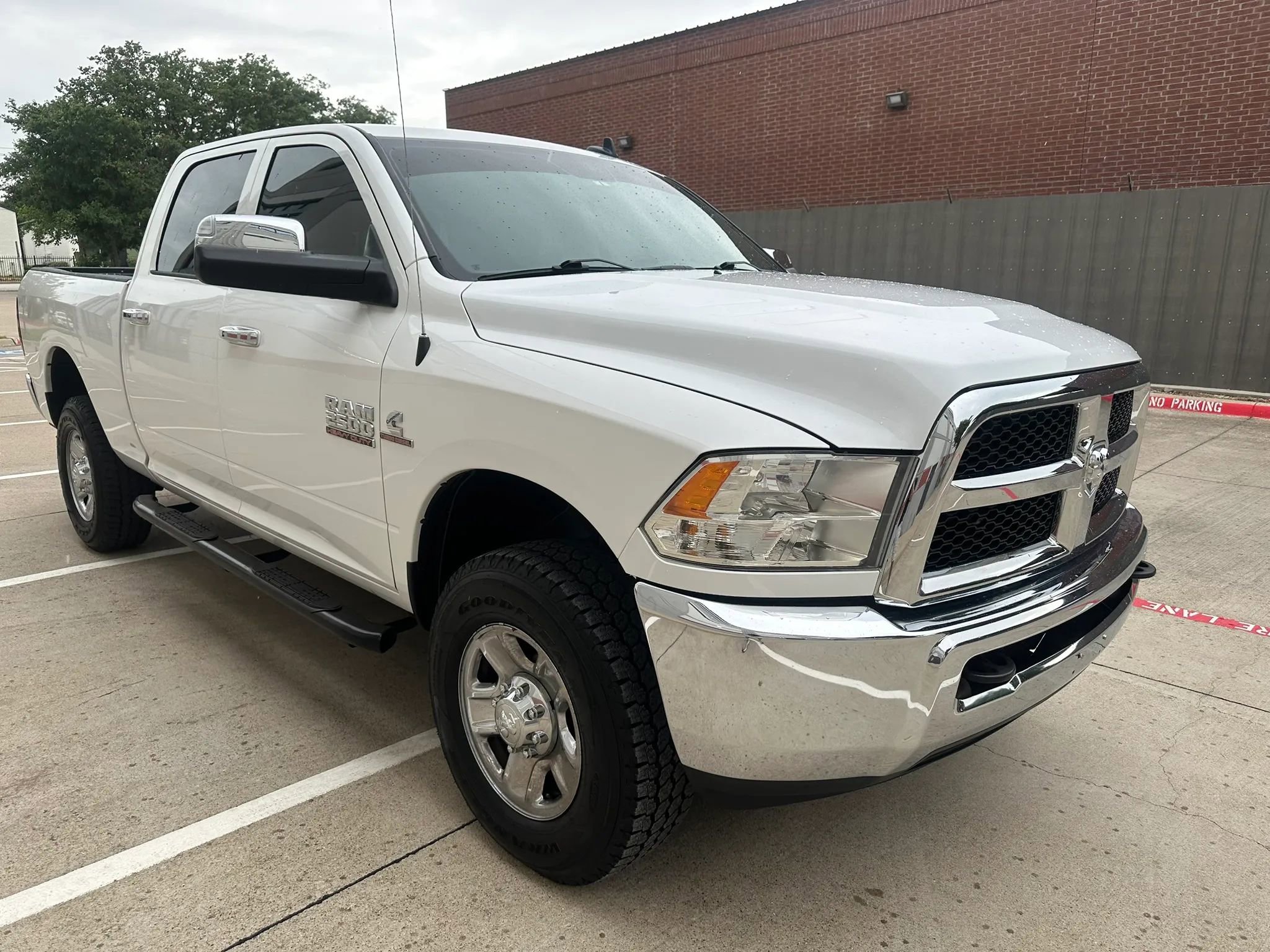 Used 2016 RAM 2500 SLT AWD/4WD image 4
