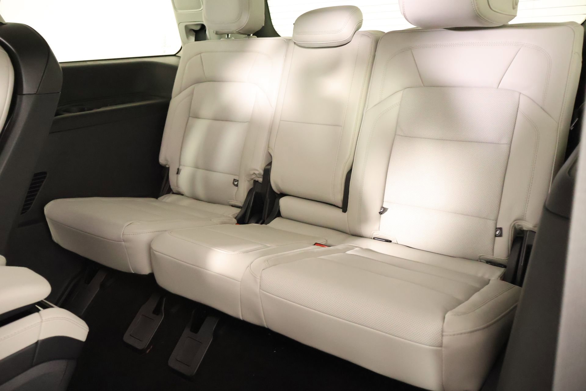 New 2026 Lincoln Navigator Reserve w/ Jet Appearance Package AWD/4WD image 13