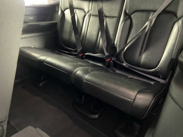 Used 2024 Jeep Wagoneer Series II w/ Flexible Seating Group image 14