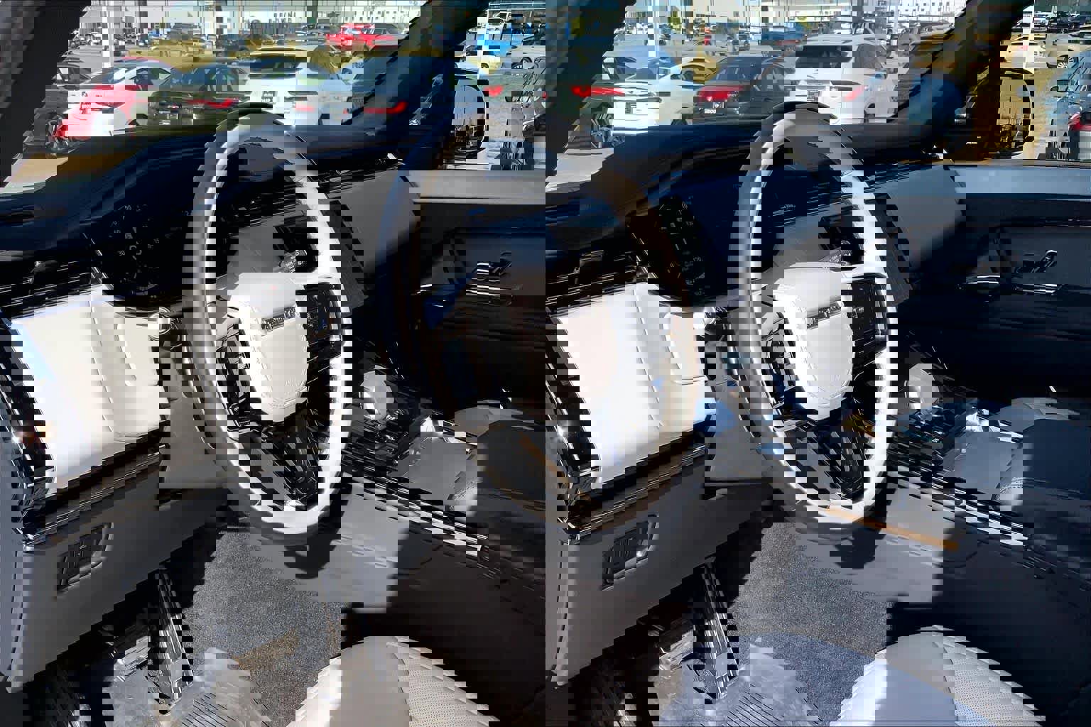 Used 2024 Land Rover Range Rover Sport Dynamic SE image 17