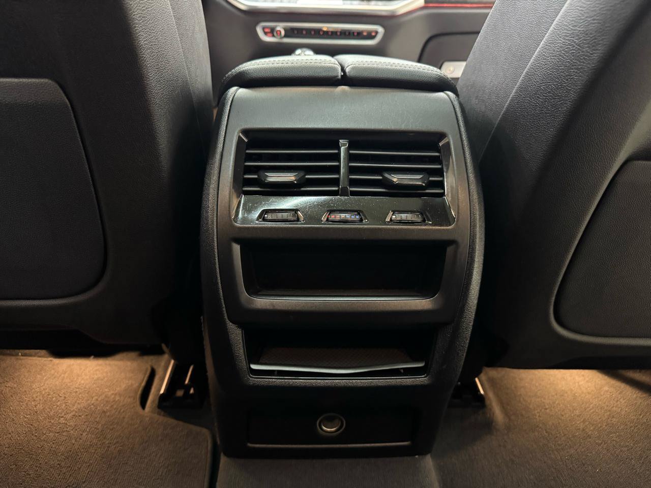 Used 2022 BMW X5 xDrive40i AWD/4WD image 37
