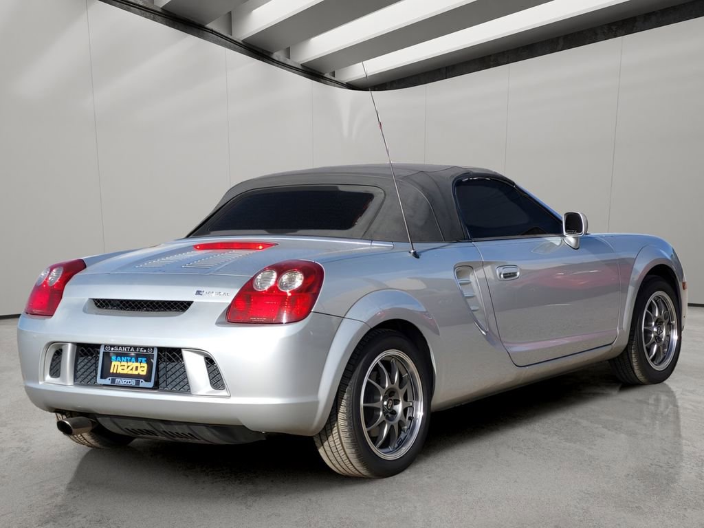 Used 2005 Toyota MR2 image 4