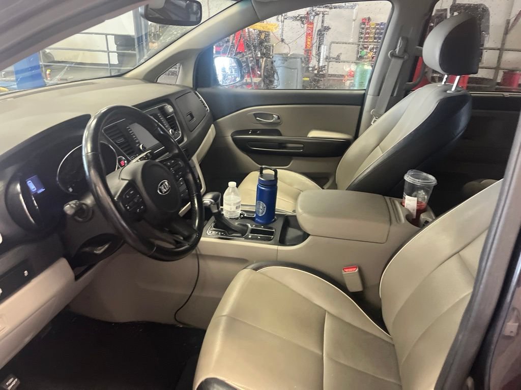 Used 2020 Kia Sedona EX FWD image 4