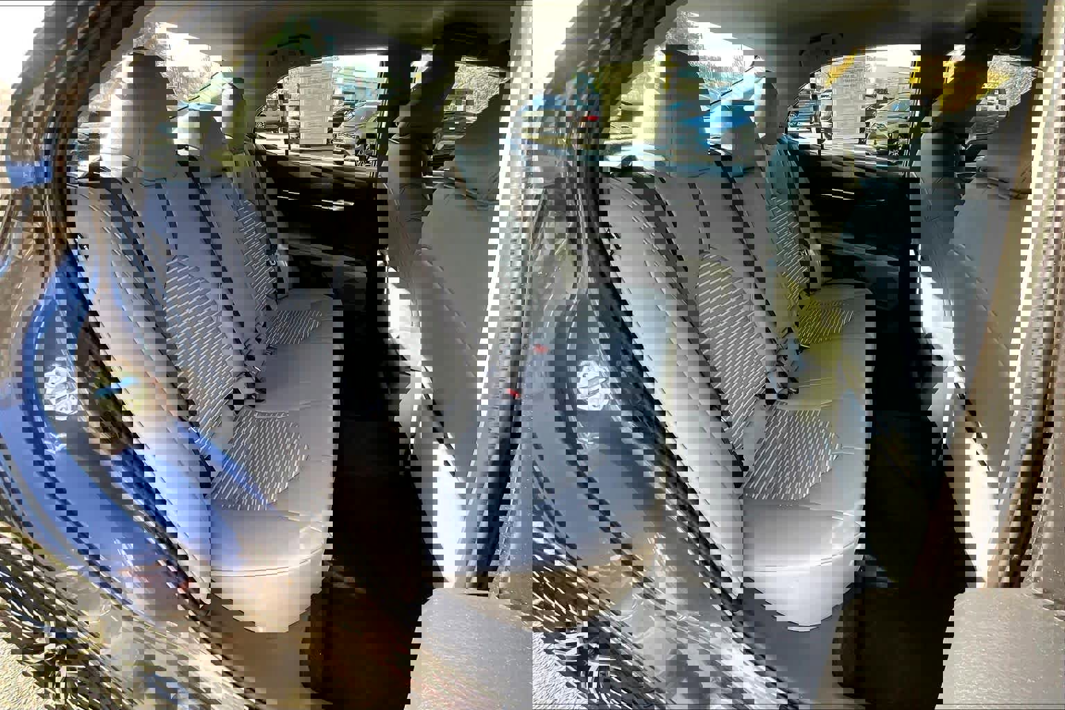 Used 2023 Toyota Camry SE image 19