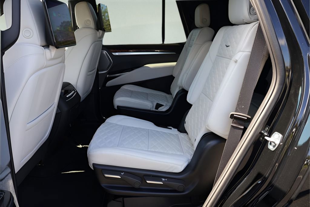 Certified 2025 Cadillac Escalade Sport Platinum image 15