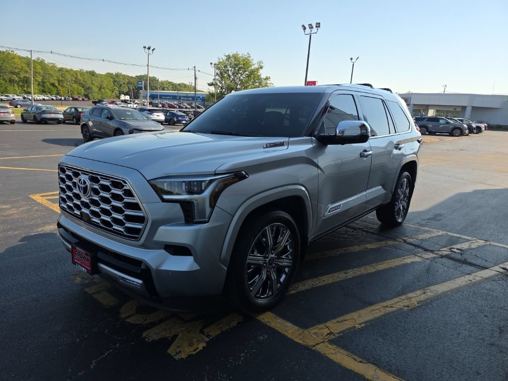 Used 2023 Toyota Sequoia Capstone AWD/4WD image 8