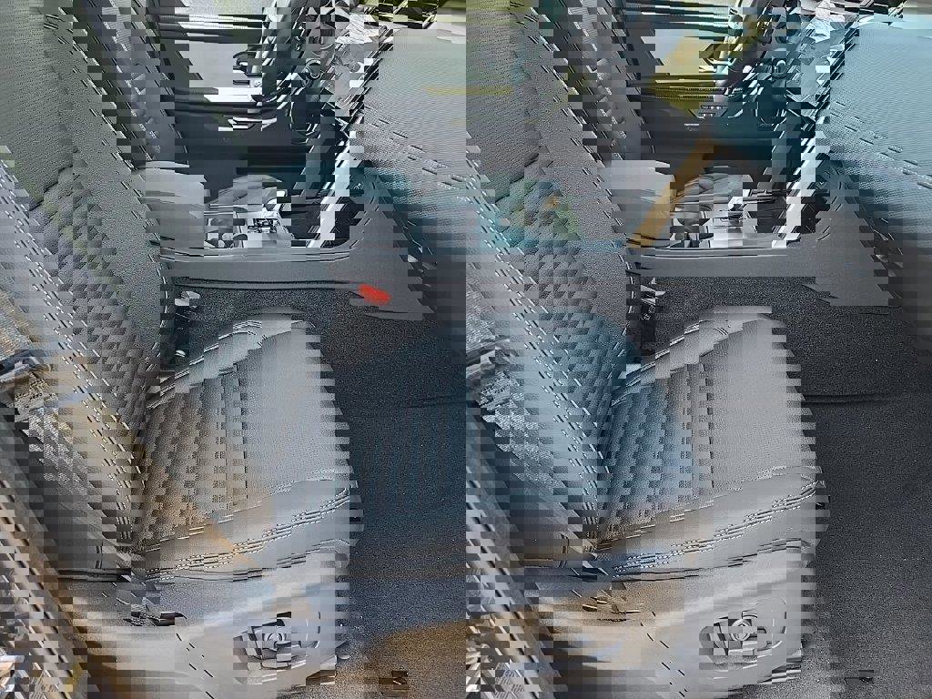 New 2025 Land Rover Discovery Sport Dynamic SE image 7