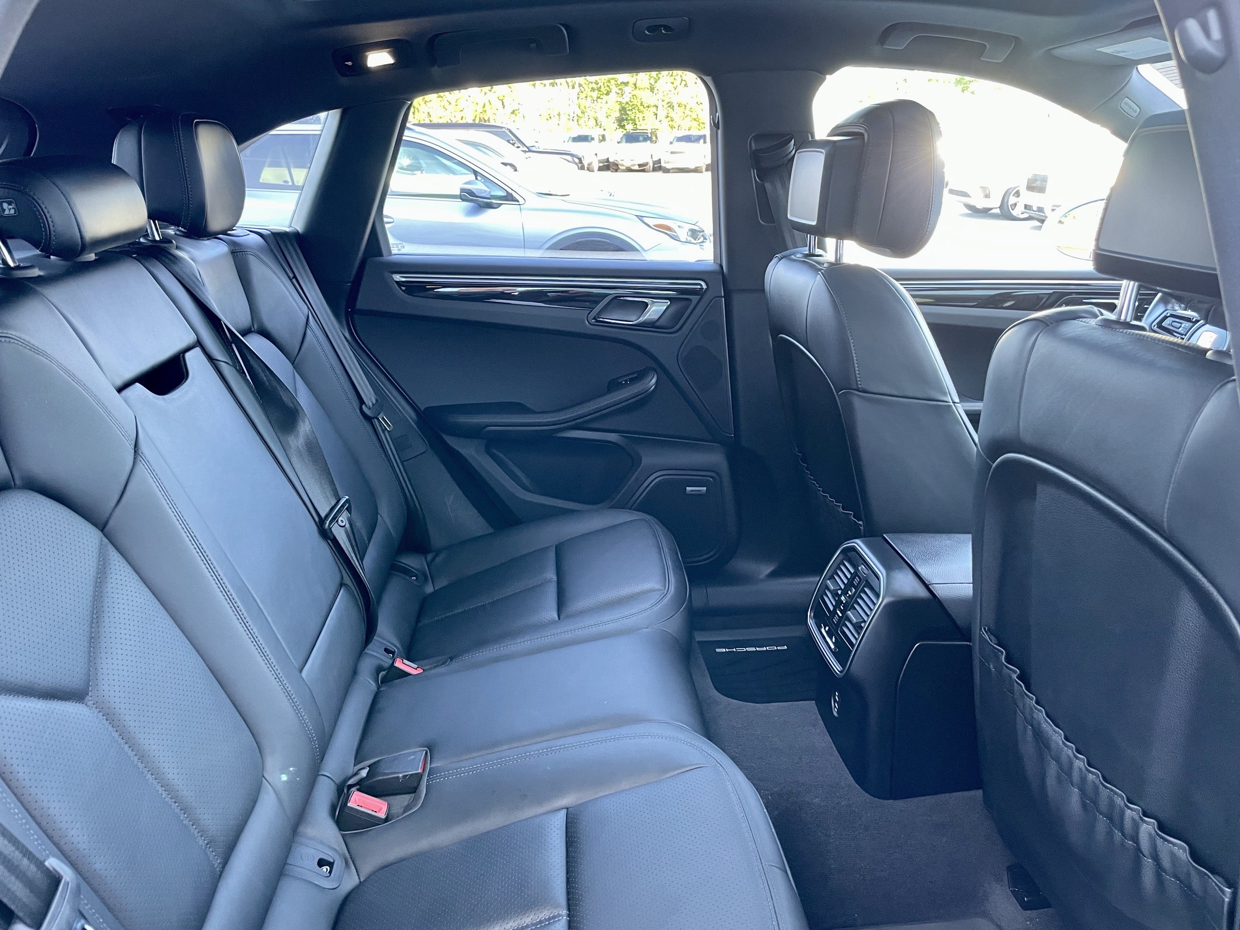 Used 2024 Porsche Macan S AWD/4WD image 31
