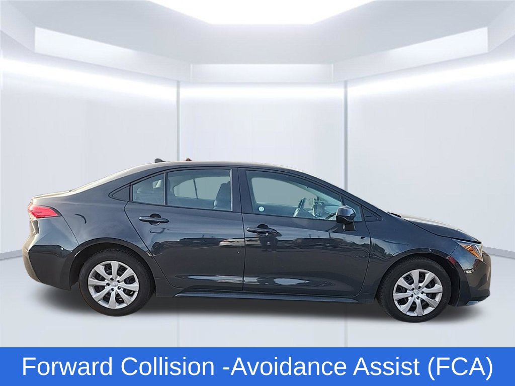Used 2025 Toyota Corolla LE FWD image 2