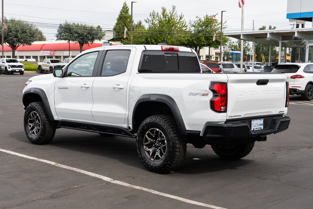 New 2026 Chevrolet Colorado ZR2 w/ Technology Package AWD/4WD image 4