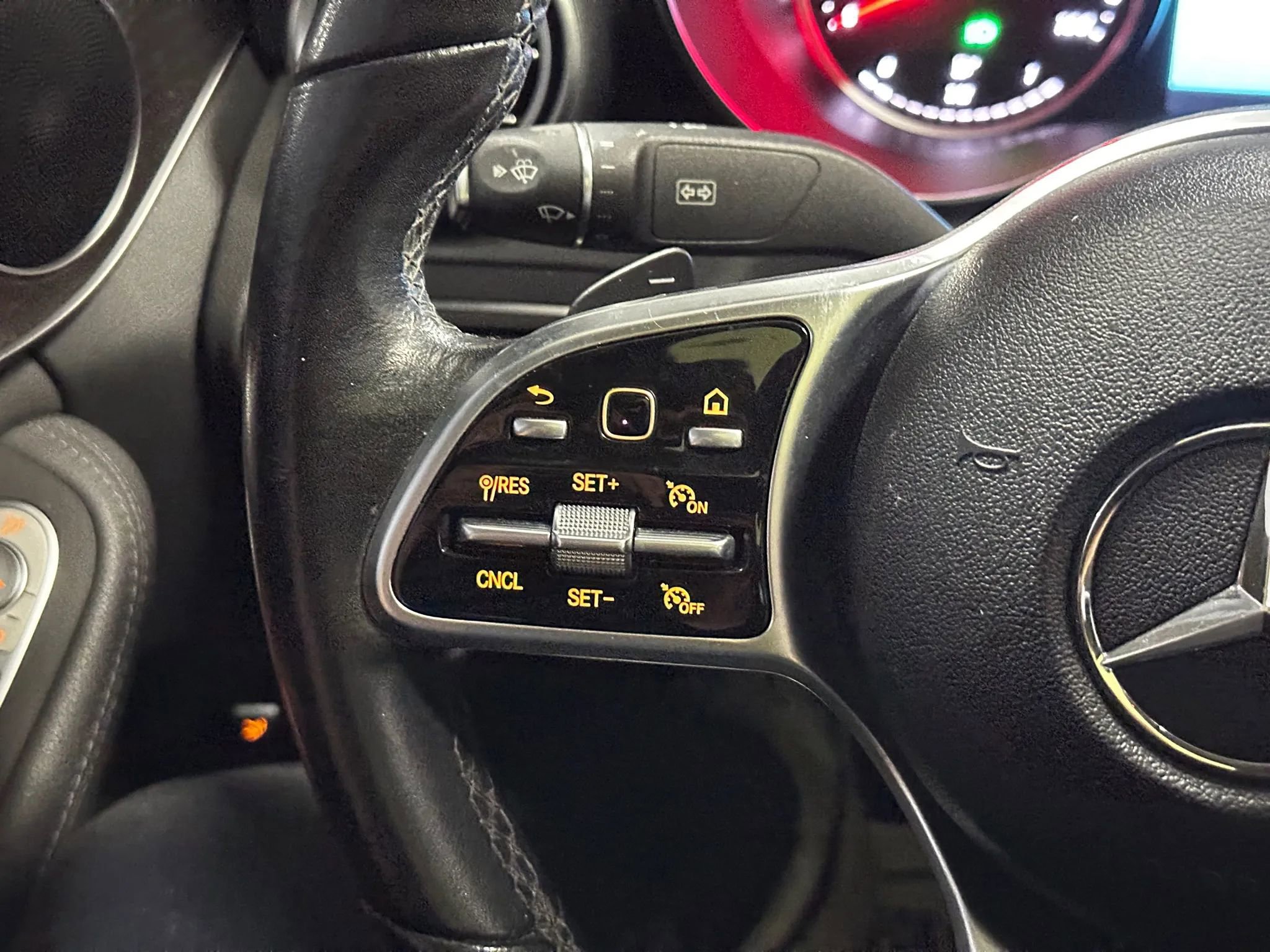 Used 2019 Mercedes-Benz C 300 Sedan w/ Parking Assistance Package image 31