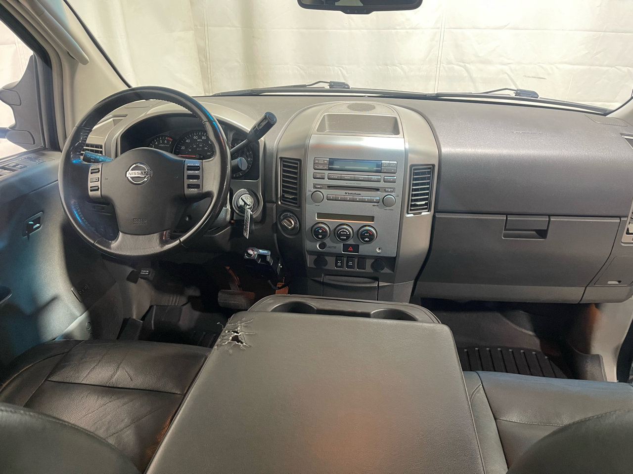 Used 2006 Nissan Titan LE w/ (R02) LE Off-Road Pkg image 34