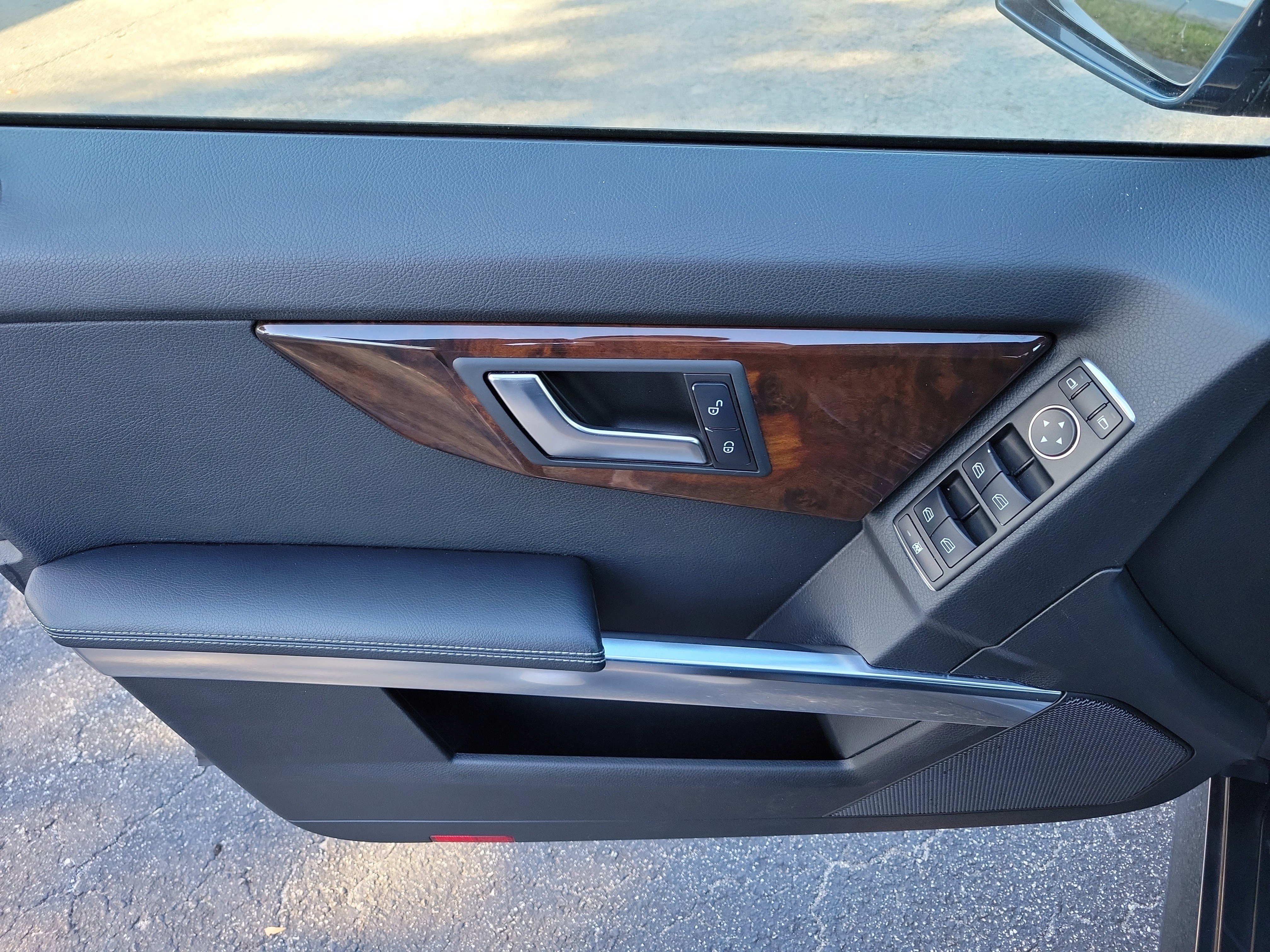 Used 2013 Mercedes-Benz GLK 350 4MATIC image 19