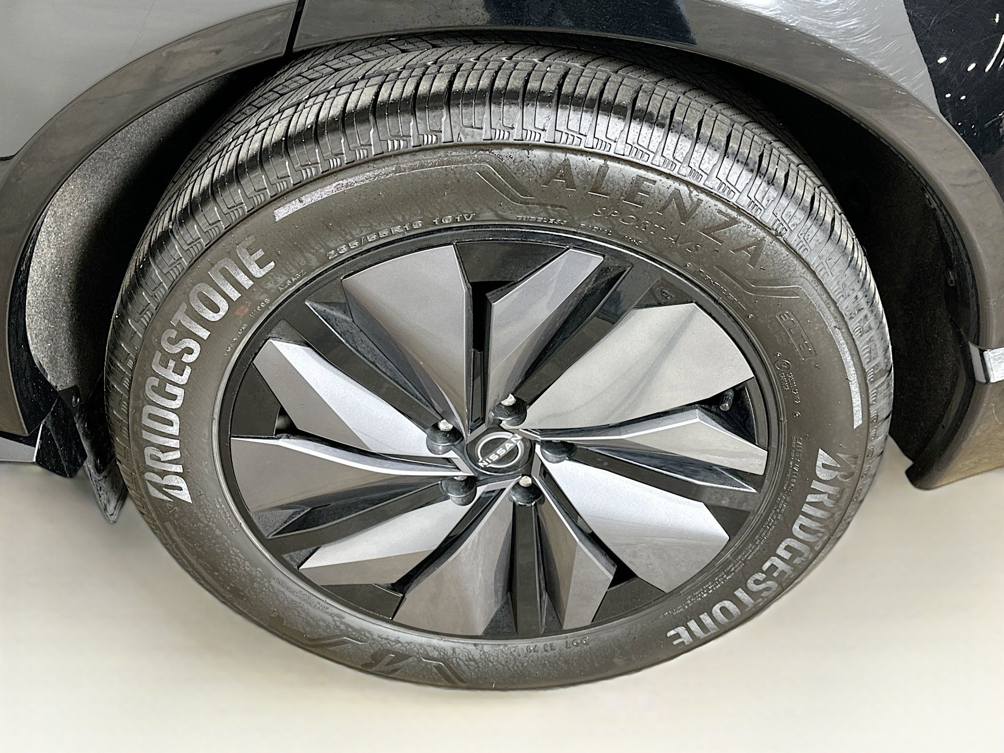 Used 2023 Nissan Ariya FWD image 11