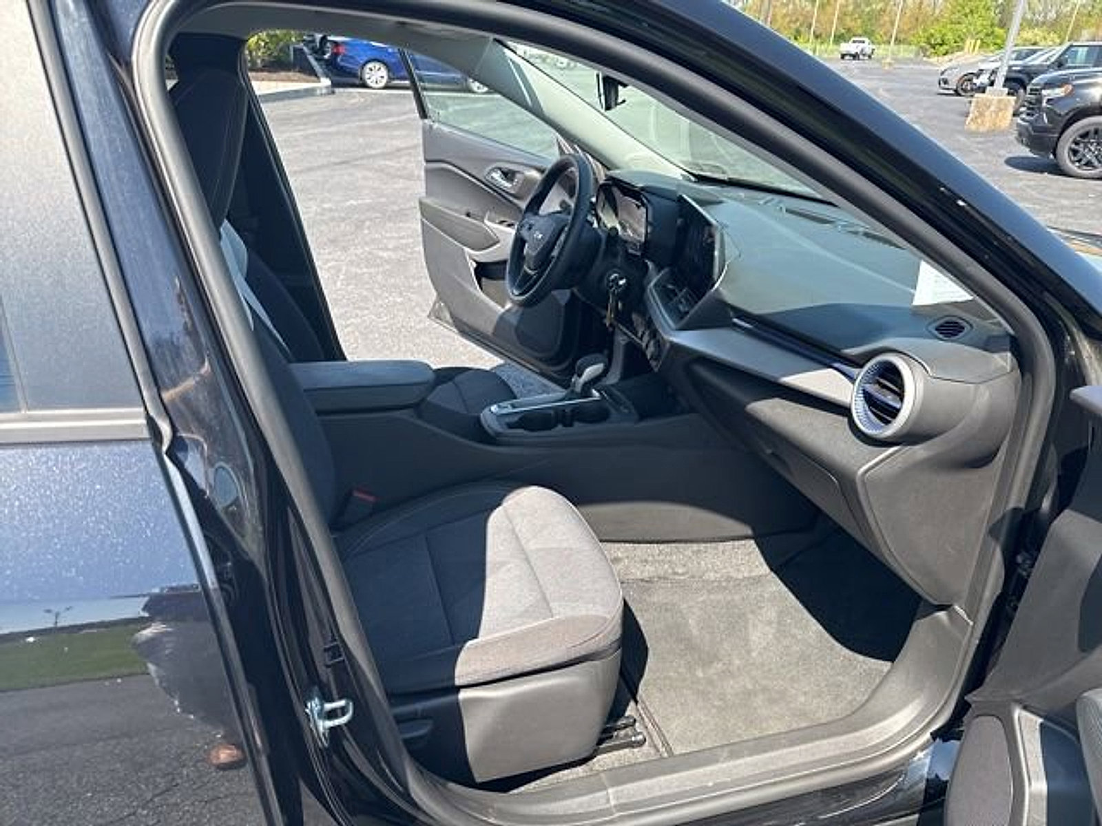 Used 2024 Chevrolet Trax LS w/ LS Convenience Package FWD image 22