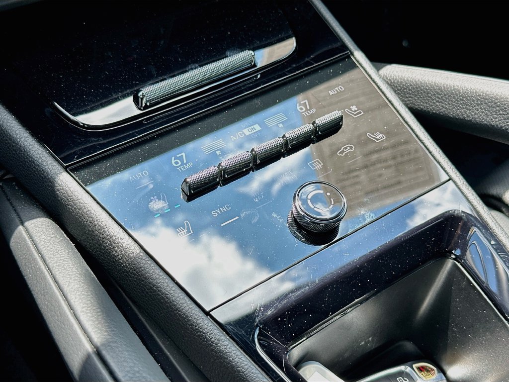 Certified 2026 Porsche Cayenne AWD/4WD image 18