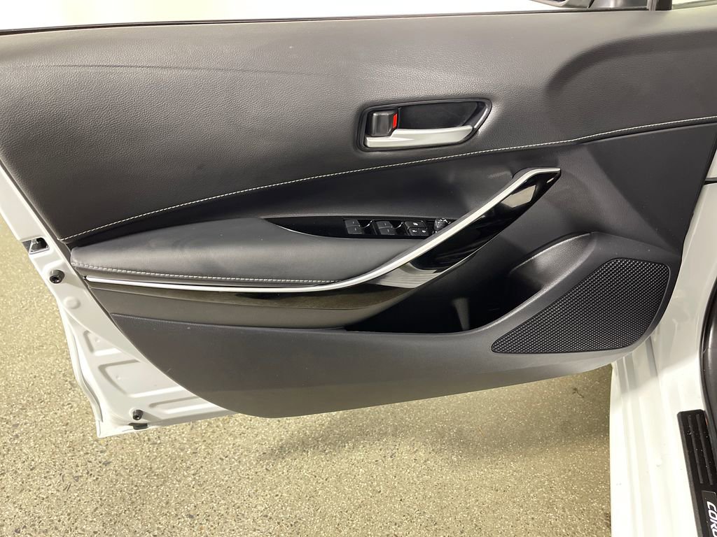 Used 2025 Toyota Corolla XSE FWD image 17