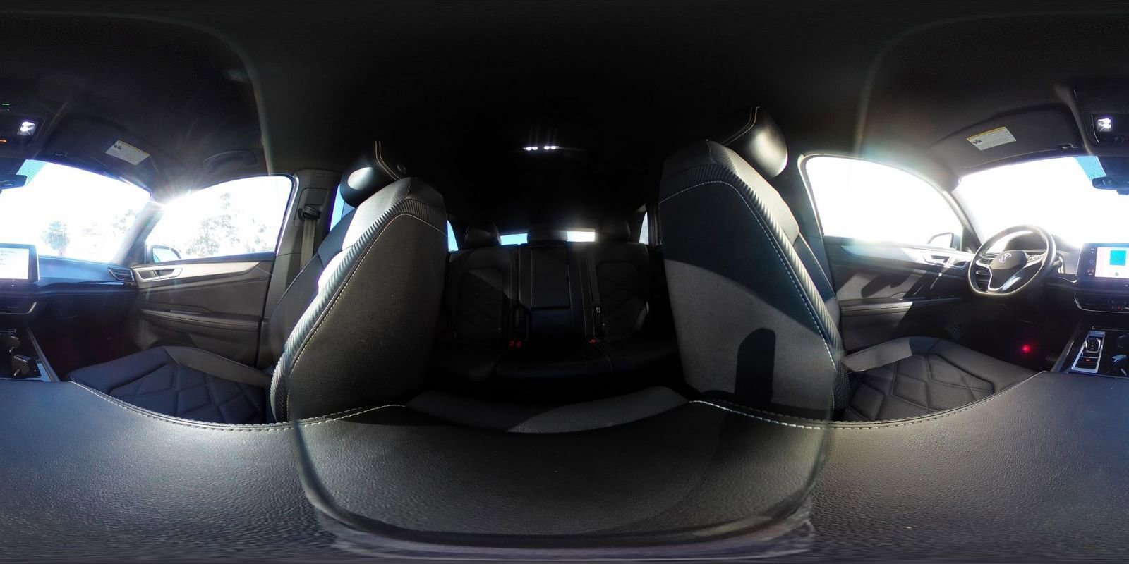 Used 2025 Volkswagen Atlas Cross Sport SE image 42