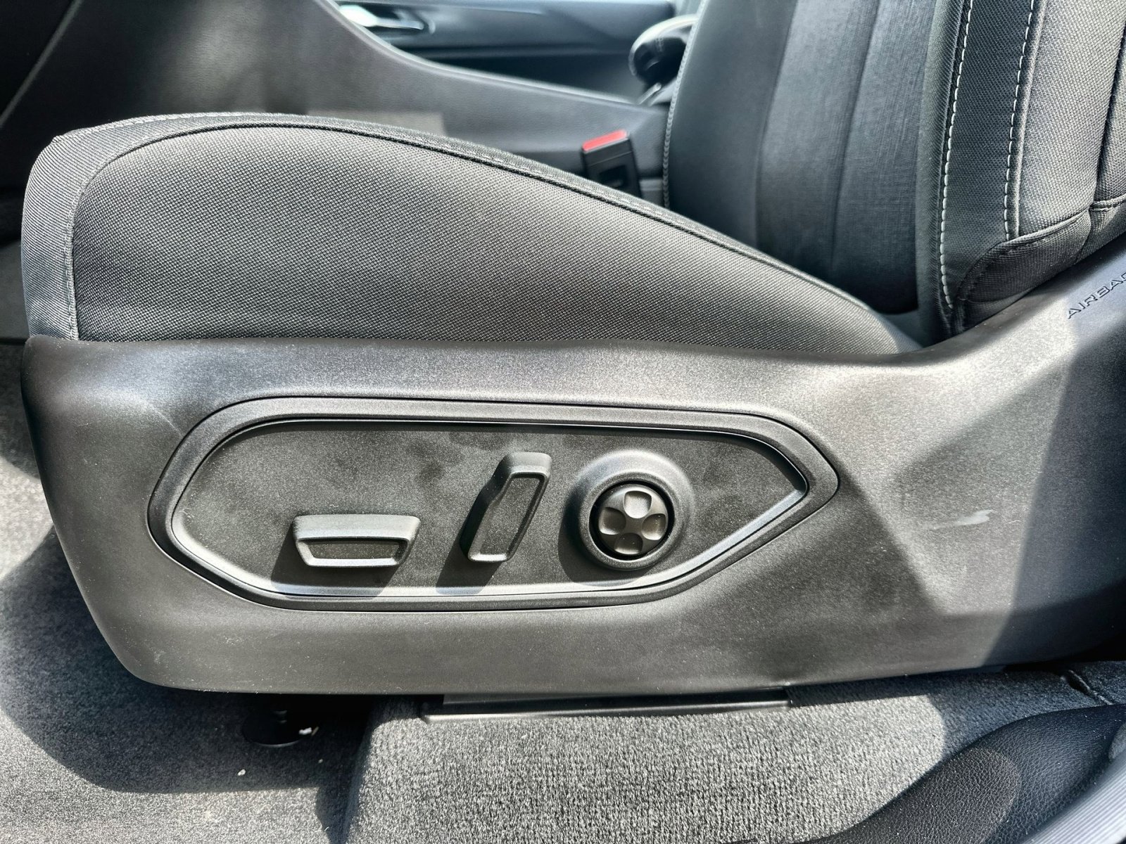 New 2025 Jeep Grand Cherokee L Laredo w/ Luxury Tech Group I image 14